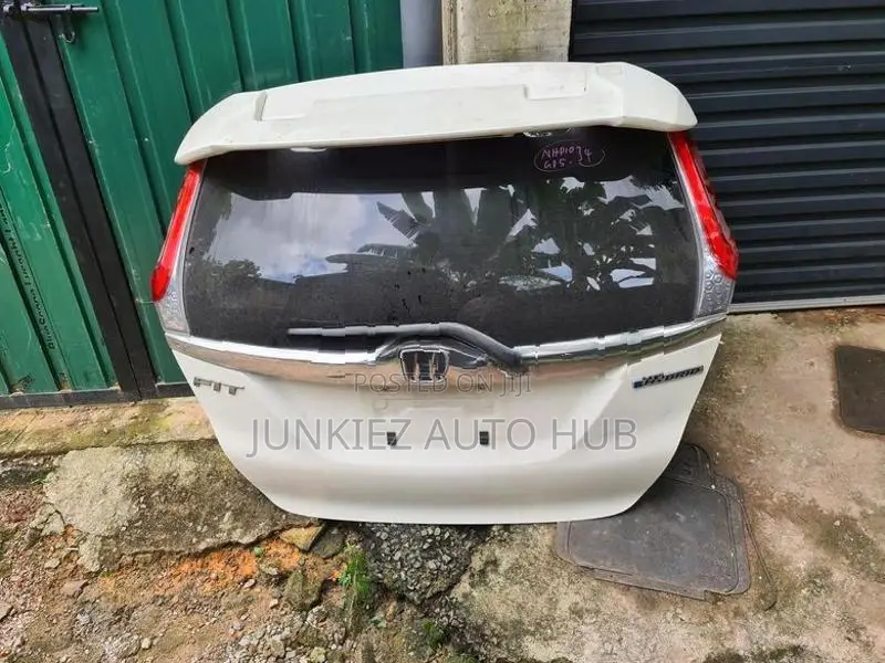 honda fit gp5 dicky door