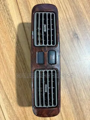Toyota 110 Crystal Teak Center AC Vent