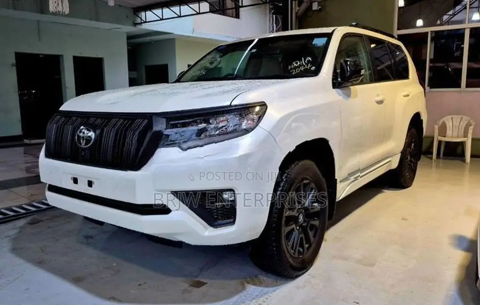 Toyota Land Cruiser Prado Trj150 Black Edition 2023