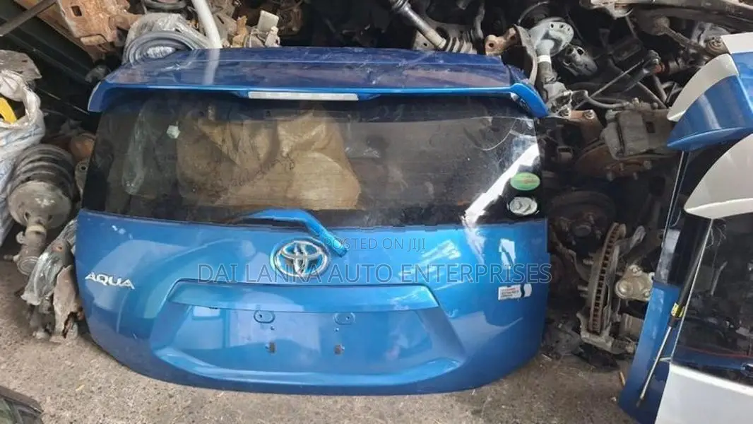 Toyota Aqua Dickey Complete