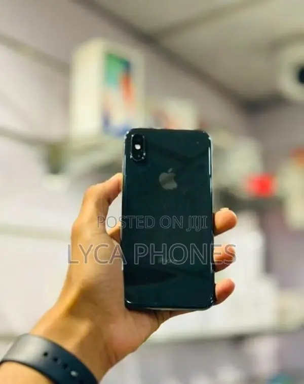 Apple iPhone XS 64GB (Used)