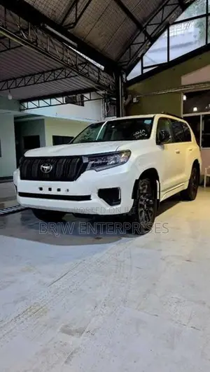 Toyota Land Cruiser Prado Trj150 Black Edition 2023