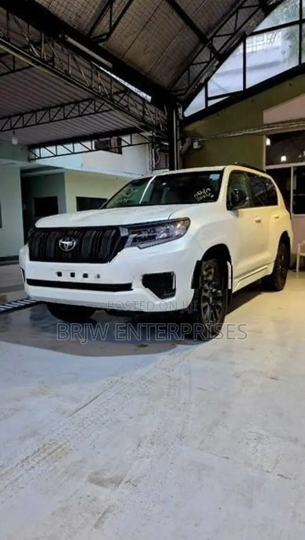 Toyota Land Cruiser Prado Trj150 Black Edition 2023