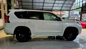 Toyota Land Cruiser Prado Trj150 Black Edition 2023