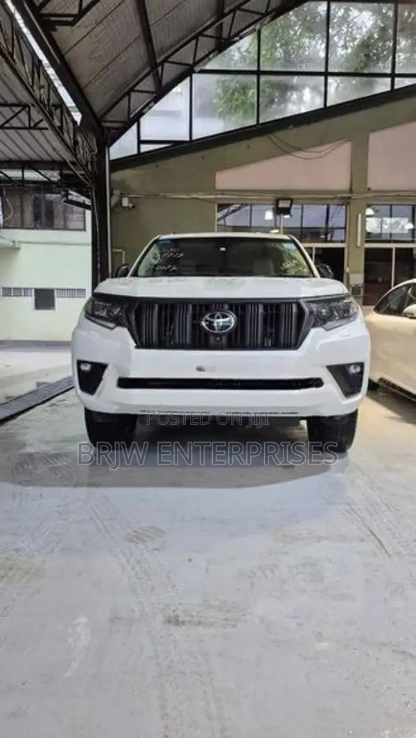 Toyota Land Cruiser Prado Trj150 Black Edition 2023