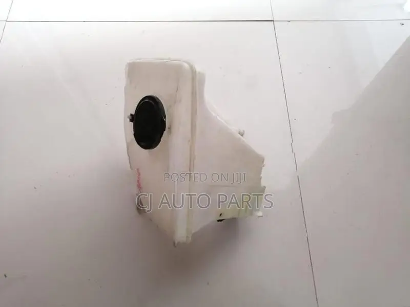 Toyota Corolla 110 Wiper Washer Tank