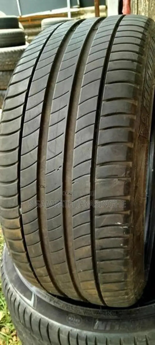 245/40/19 Tyre Set
