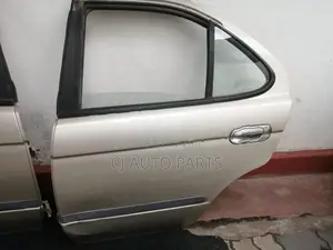 Nissan Sunny FB15 Door Panels