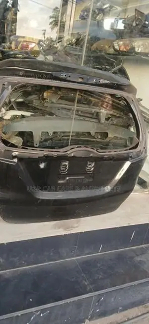 Honda fit gp5 dicky door panel