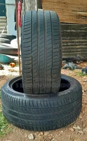 245/40/19 Tyre Set