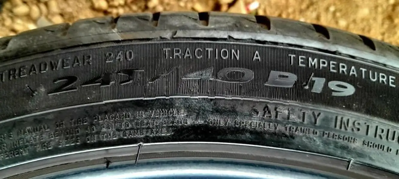 245/40/19 Tyre Set