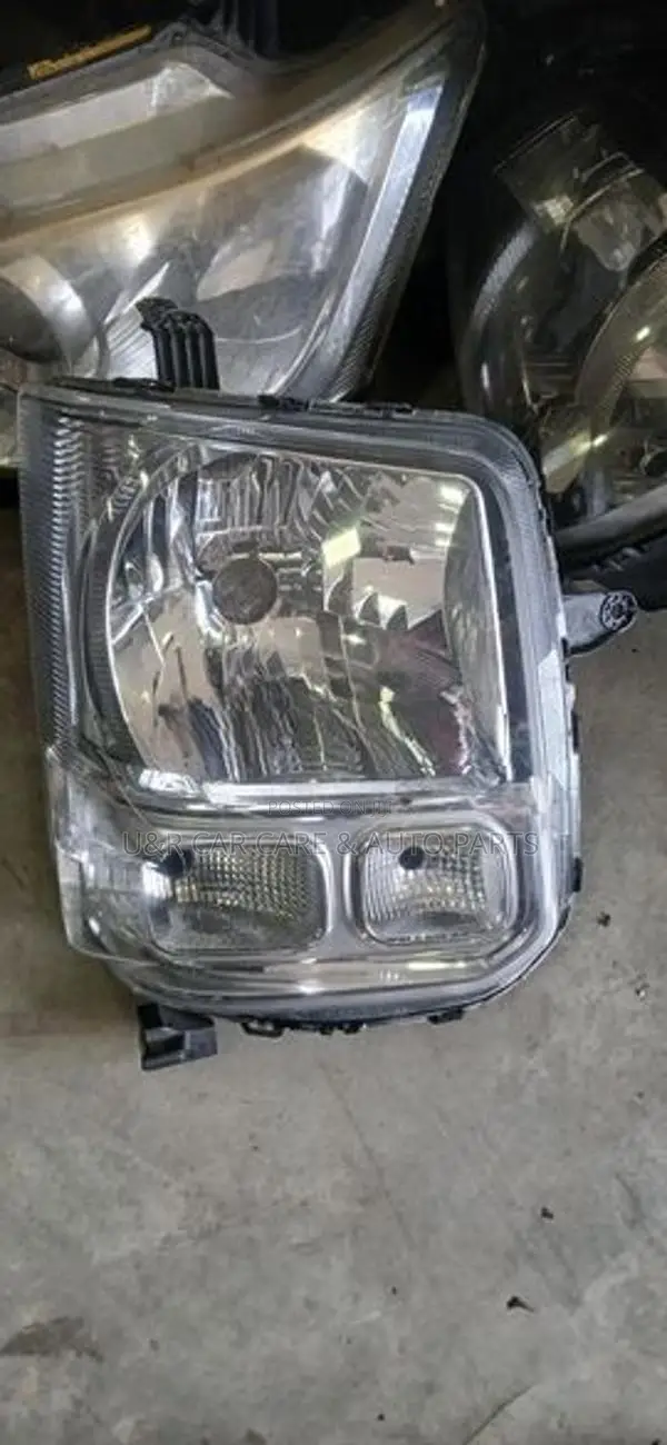 Suzuki Every Da-17 Head Light