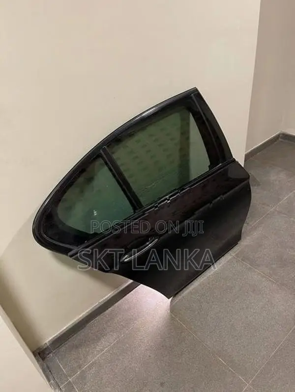 Genuine BMW 520d 523i 2014 F10 complete door - D/S rear