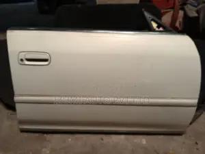 Toyota Crown Gx100 Four Door pannels with handles and weather stripes