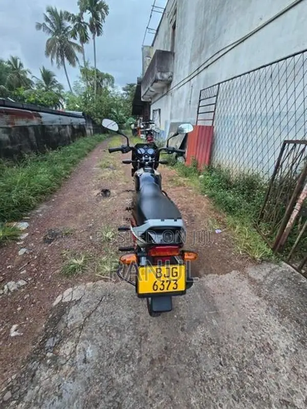 Bajaj CT100 2024
