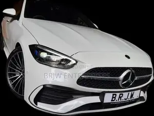 Mercedes Benz C200 amg prem plus 2025