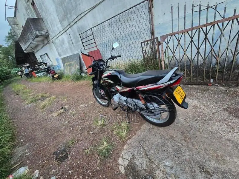 Bajaj CT100 2024