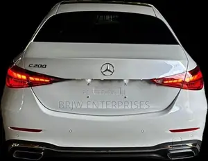 Mercedes Benz C200 amg prem plus 2025