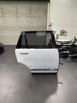 Genuine Range Rover Vogue 2019 LWB rear complete doors