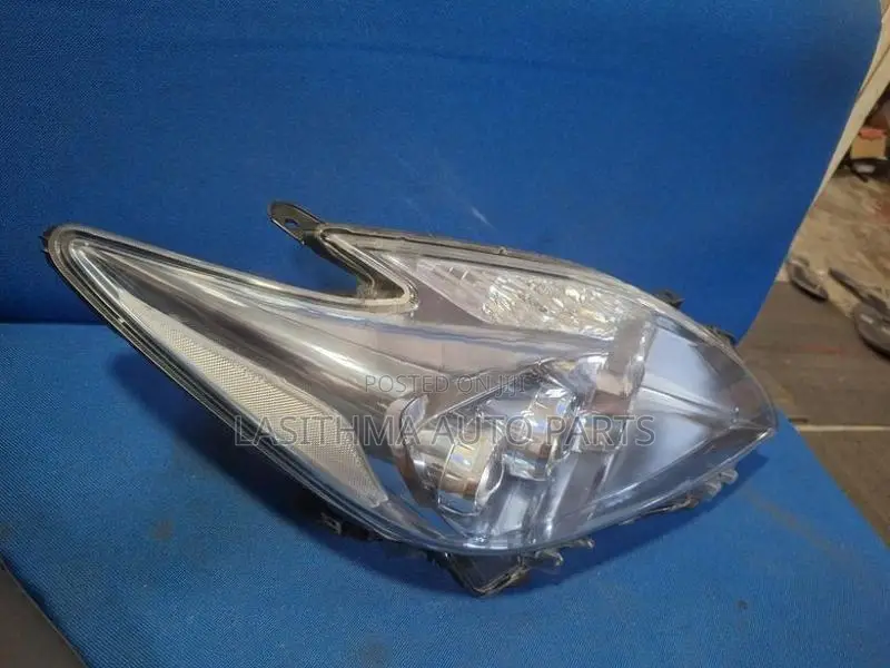 Prius 30 Scoop Head Lamp