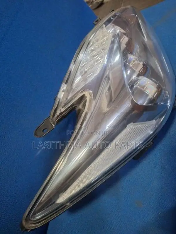 Prius 30 Scoop Head Lamp