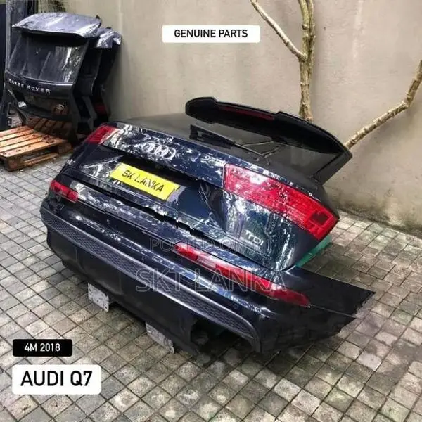 Genuine Audi Q7 4M S LINE 2018 rear bumper door light complete