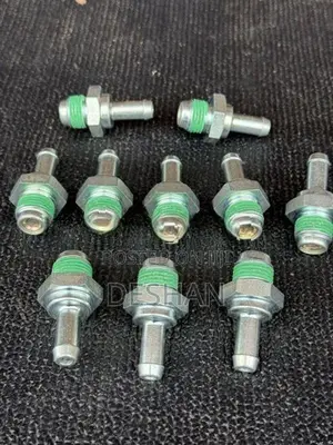 Toyota prius zvw30 engine pcv valve (Genuine)