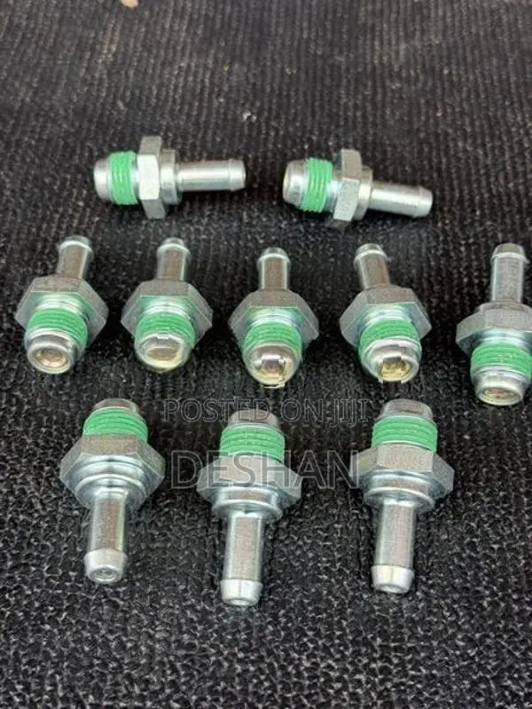 Toyota prius zvw30 engine pcv valve (Genuine)