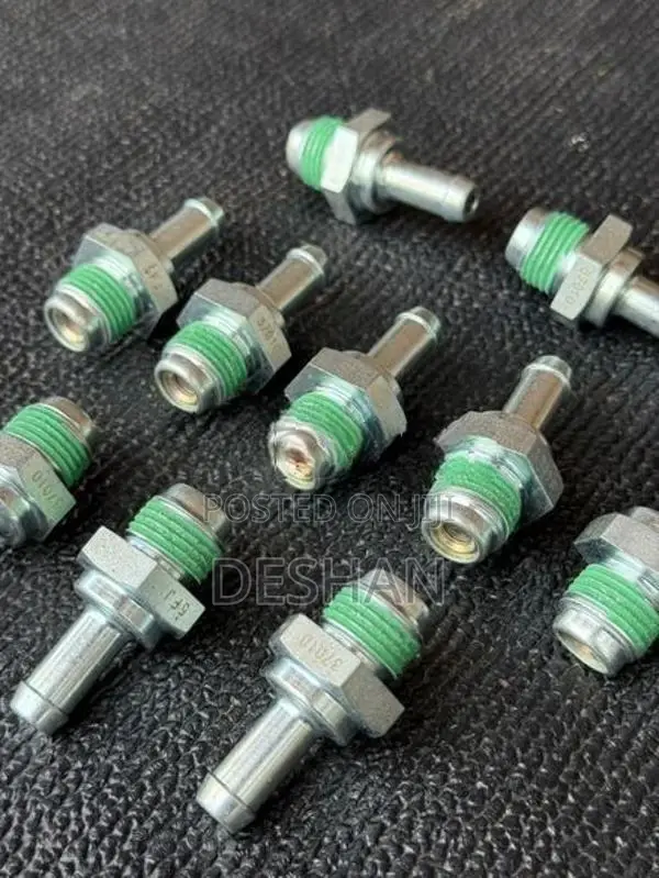 Toyota prius zvw30 engine pcv valve (Genuine)