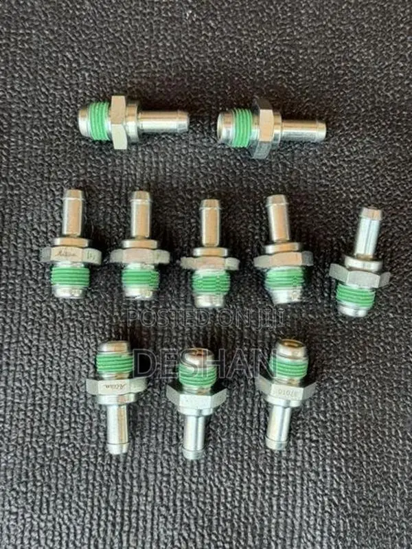 Toyota prius zvw30 engine pcv valve (Genuine)