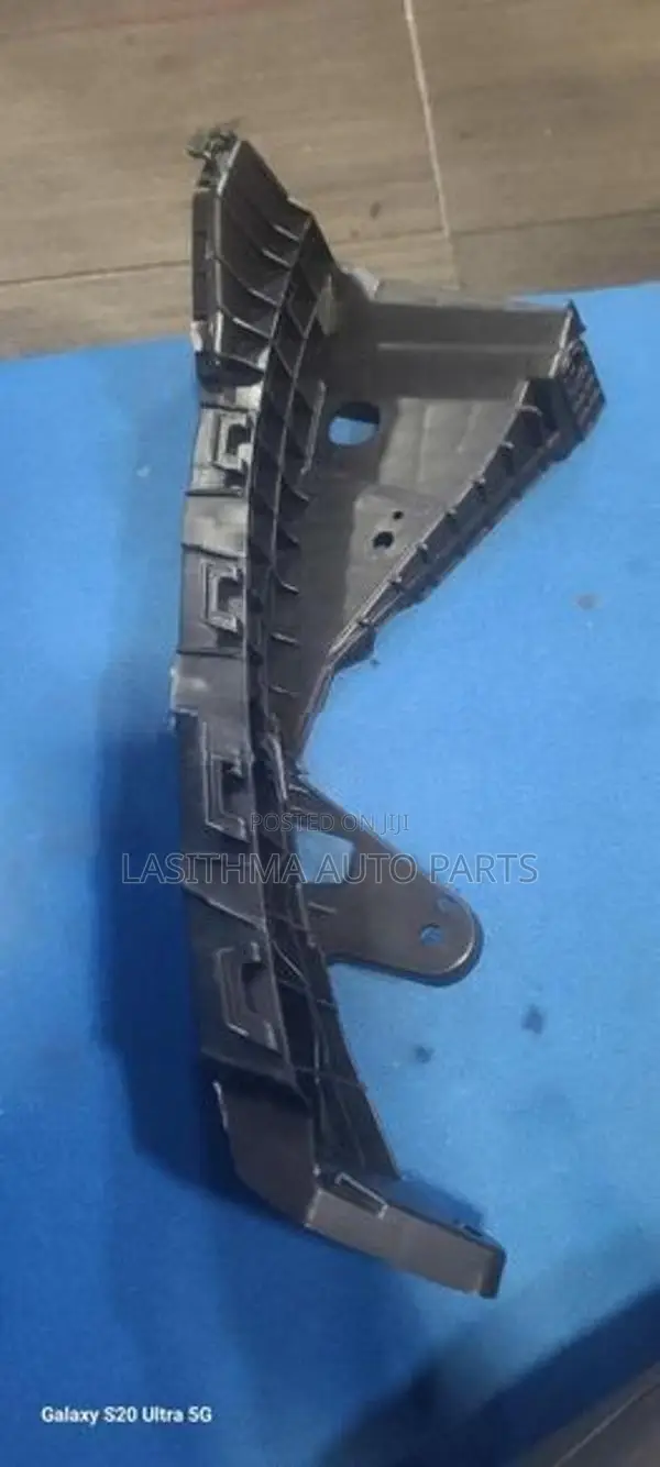 Vezel Head Lamp Bracket (2024)