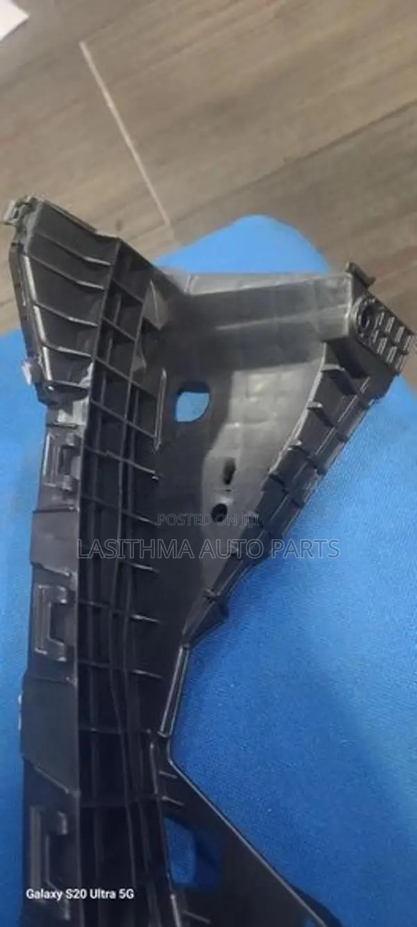 Vezel Head Lamp Bracket (2024)