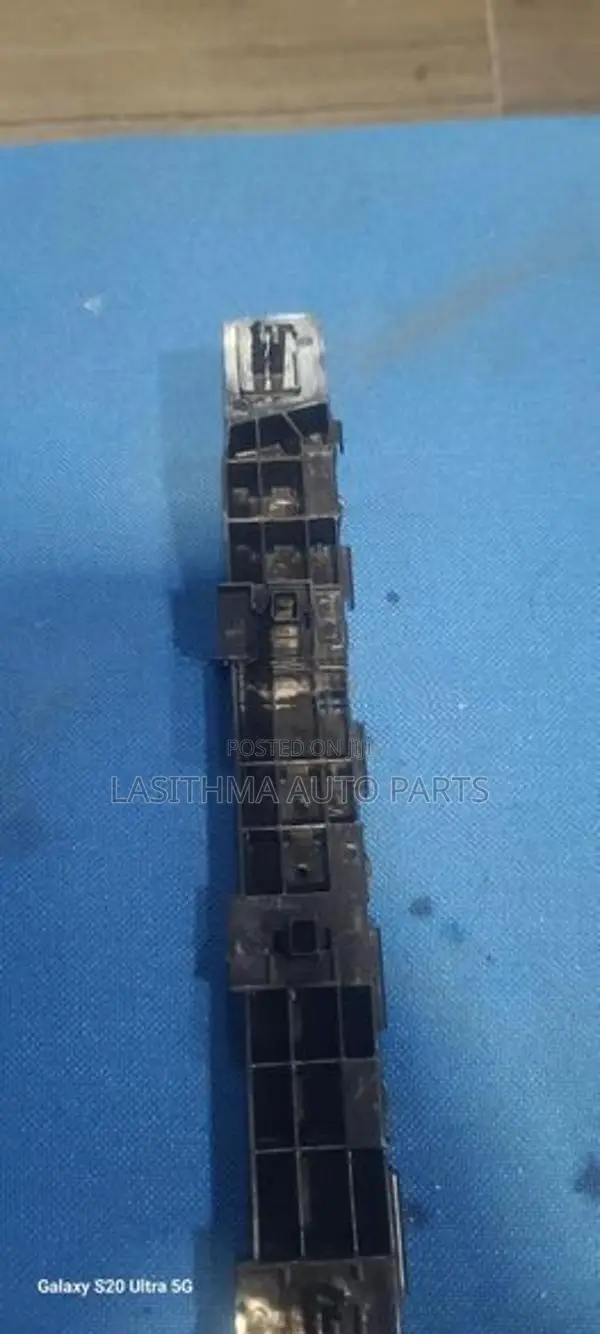 Vezel Rear Bumper Retainer (2024)
