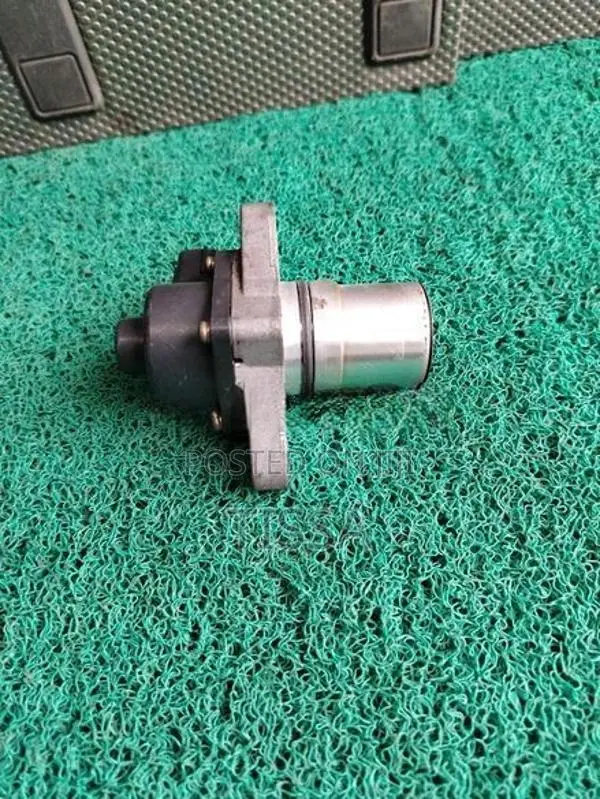 Nissan Bluebird G11 EGR Valve