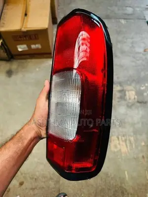 Nissan D 22 Tail Lamp