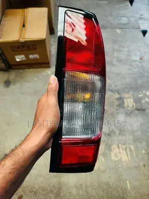 Nissan D 22 Tail Lamp
