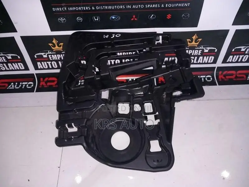 Toyota Prius W 30 Tool Box