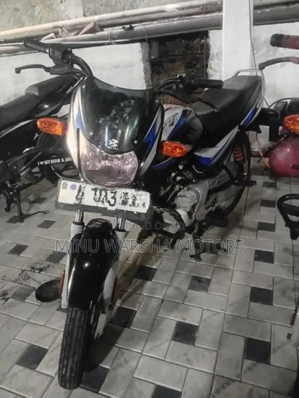 Bajaj CT100 2023