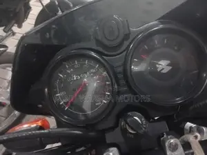 Bajaj CT100 2023