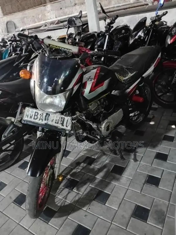 Bajaj CT100 2013