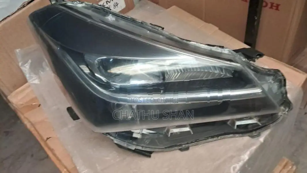 Toyota Vitz 130 Head Light (270)