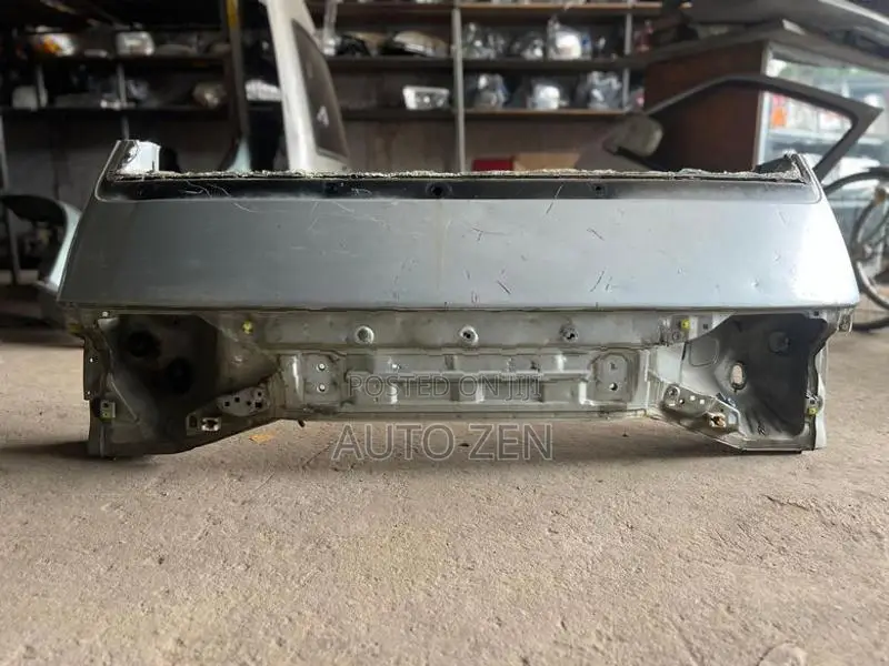 HIACE/DOLPHIN NOSE CUT PANEL
