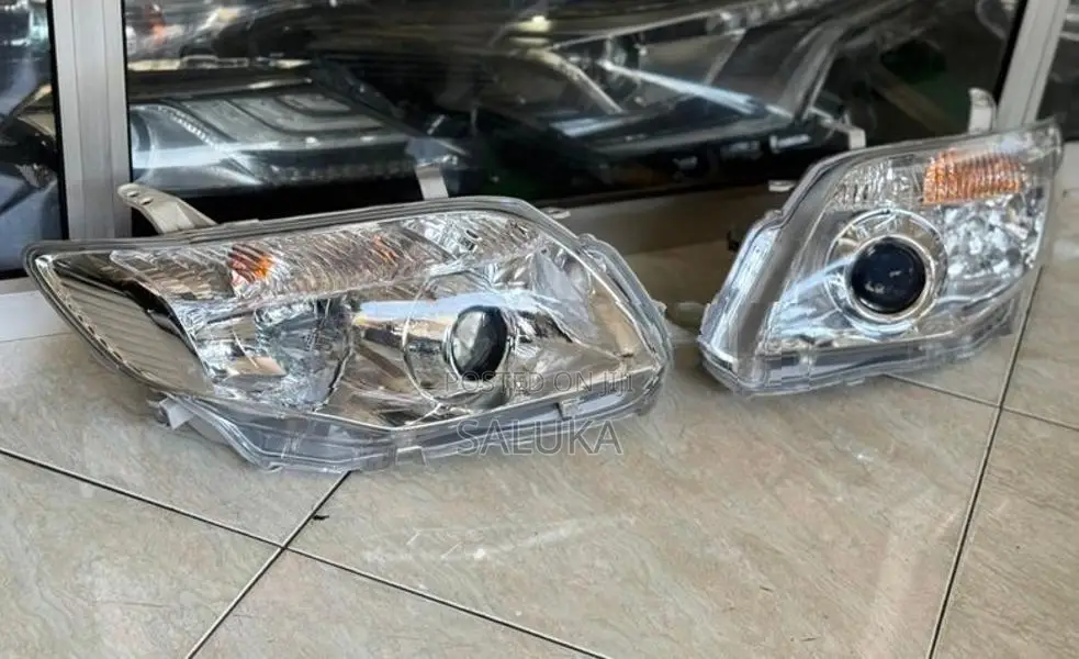 Toyota Axio NZE 141 Head Light Set (Scoop Xenon)