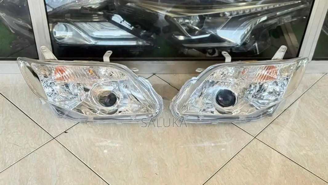 Toyota Axio NZE 141 Head Light Set (Scoop Xenon)