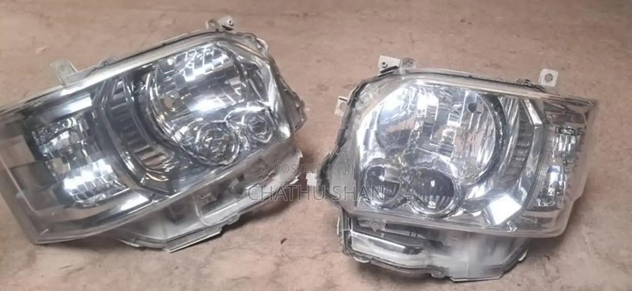 Toyota KDH Scoop Head Light