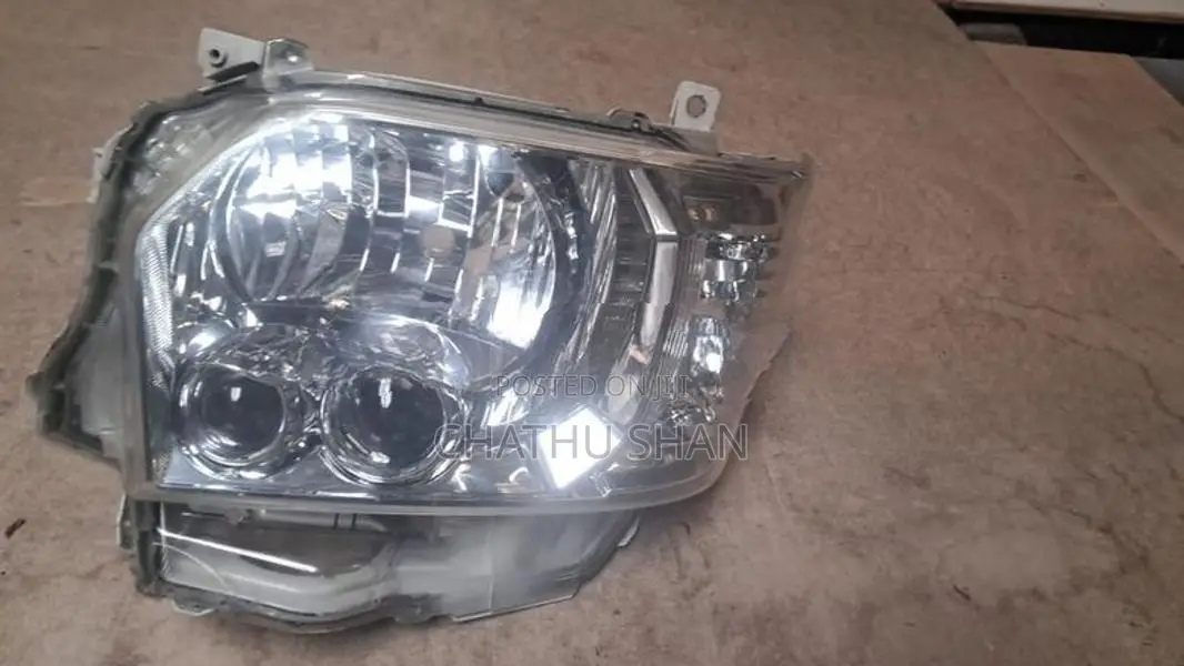 Toyota KDH Scoop Head Light