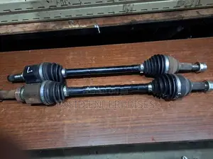Nissan Leaf Axel (ZE1)