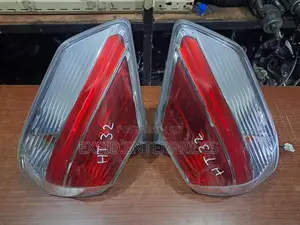 Nissan X-Trail Tail Light (HT32)
