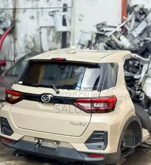 Toyota Raize Daihatsu Rocky Rear Back Cut
