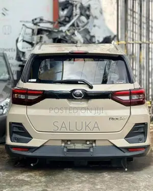 Toyota Raize Daihatsu Rocky Rear Back Cut